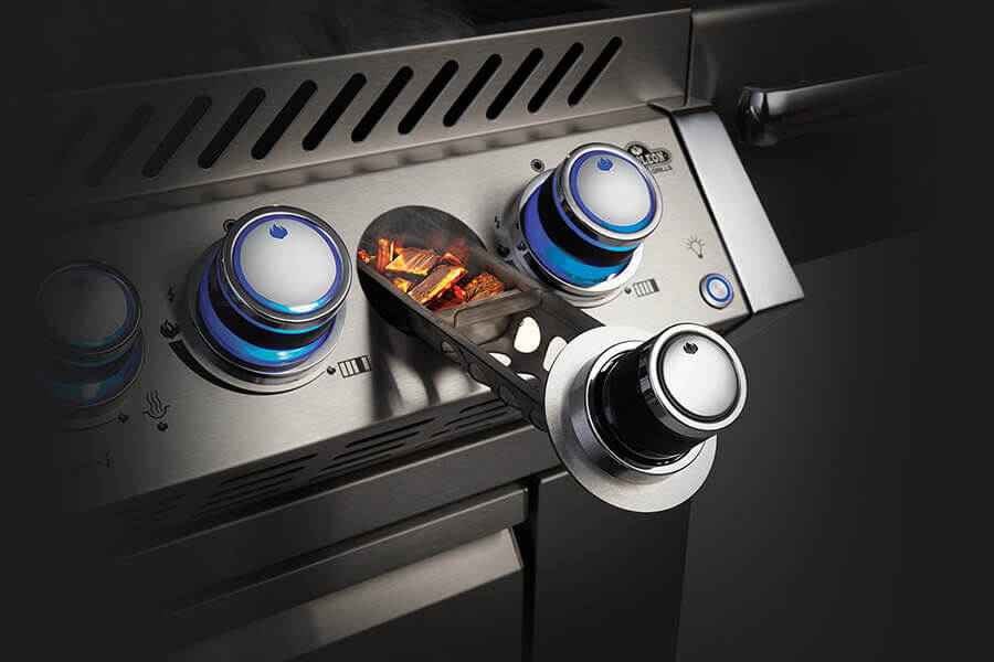 Elegant Patio Gas Grill - Built-in Prestige PRO™ 825 with Infrared Rear Burner